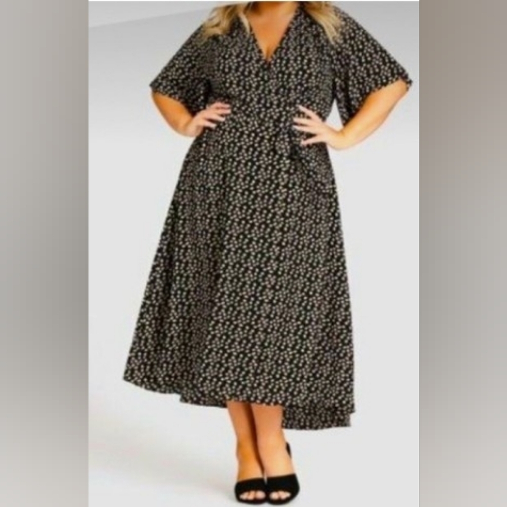 Avenue Maxi Viv Wrap Dress Floral - Ditsy Daisy